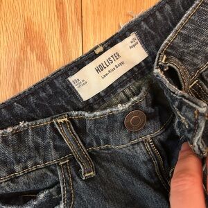 Hollister Women's Dark Blue Low-Rise Baggy Jeans